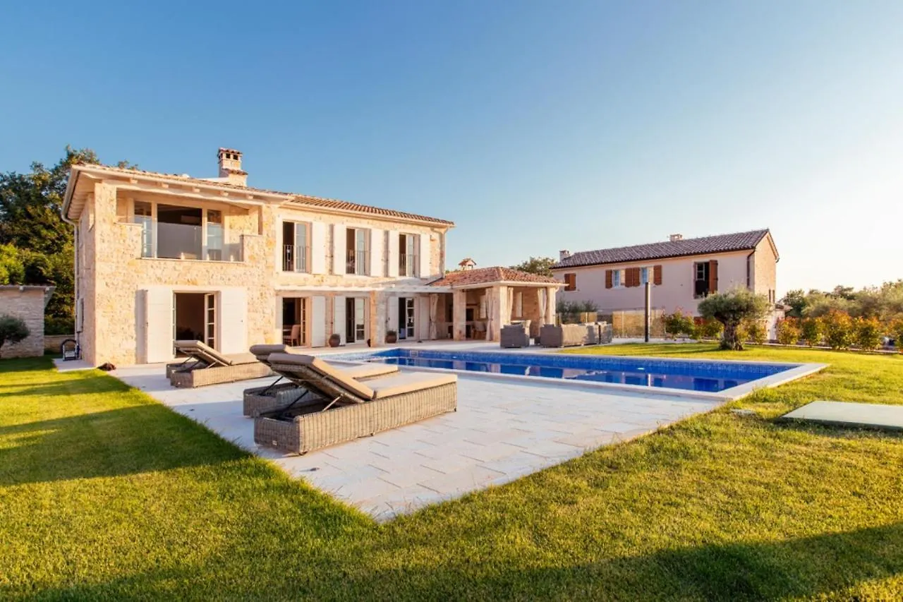 Villa Arabela Baderna 0*,